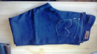 Damske Levis - 2