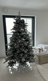 Umelý vianočný stromček 3D smrek polárny 210cm - 2