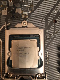 Predám výkonný základ PC - 2