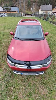 MITSUBISHI OUTLANDER 2.2 DI-D AUTOMAT 7-miestne - 2