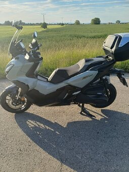 Honda adv 350 - 2