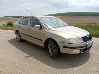 Škoda Octavia 1.6 benzín - 2