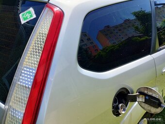 FORD Focus kombi 1.6 - LPG/benzin - 12/2010 - 2