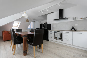 Len u nás v ponuke: Predaj 3 izbového bytu na Svätoplukovej  - 2