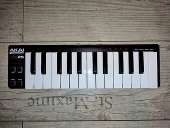 AKAI LPK25 - 2