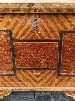 Stará drevená truhlica - 2