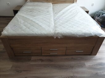 Manželská posteľ 180x200 cm - 2