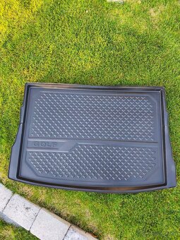 Predám originál vaničku do Volkswagen golf - 2