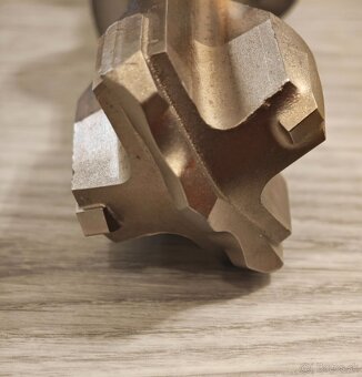 Vrták SDS-MAX Makita 40mm x 920mm, úplne nový - 2