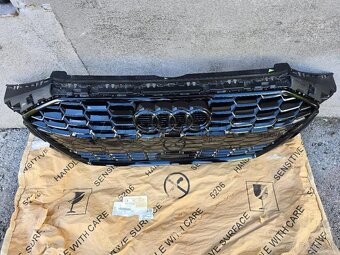 Predna maska Audi A3 8Y0853651B - 2