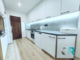 REZERVOVANÉ Ponúkame Vám na predaj 3 izbový byt Trenčianske - 2
