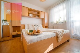 Predané 3 izbový byt s krásnymi výhľadmi na predaj v Seredi - 2