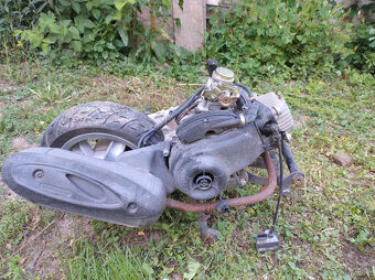 Predám motor na Piaggio Zip 50 4T - 2