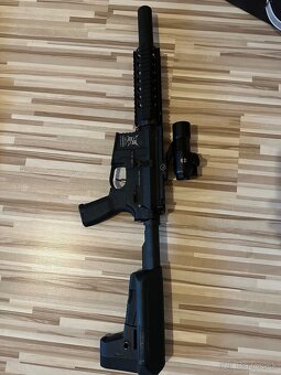Airsoftova zbraň delta armory M4 - 2