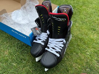 Bauer Hyperlite – nové, vel. 7 (EU 42), Fit 3 - 2