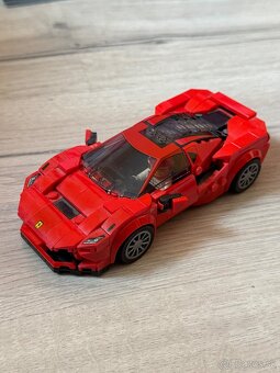 Lego Ferrari auto - 2