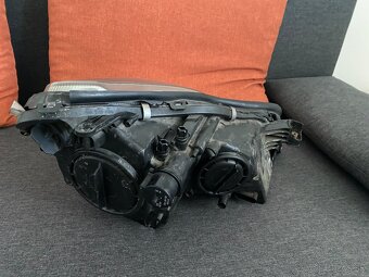 Svetlo mercedes cls - 2