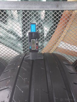 225/40 R19 letne pneu 4ks - 2