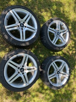 Mercedes kolesá - 2