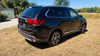 Mitsubishi Outlander 2.2D 7miest automat 4x4 - 2