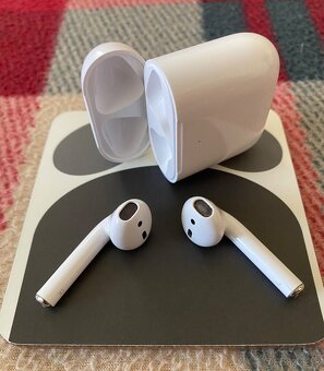 Apple AirPods 2nd generation - 2
