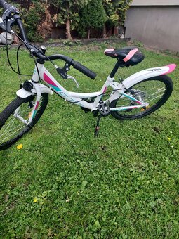 Predám dievcensky bicykel velkost 20" - 2