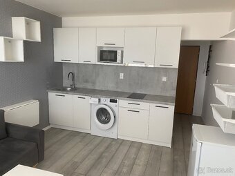 Garsonka na Chrenovej - 2