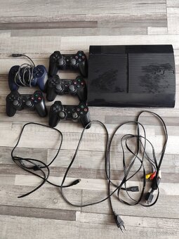 Ps3 konzola+hry - 2
