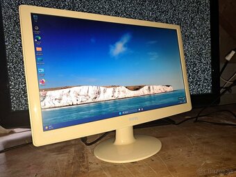 22- Palcový LED Monitor BENQ-SAMSUNG-ACER-LG-DELL - 2