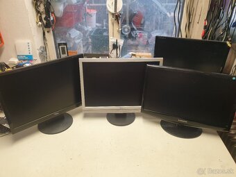 22" LCD - 2