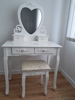 Toaletný stolík - 2