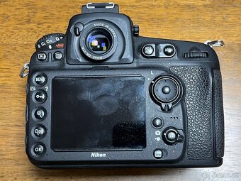 Nikon D810 + MB-D14 - 2