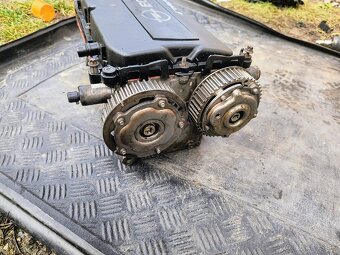 Predám hlava motora na Opel Zafira b ,Vectra , Astra - 2