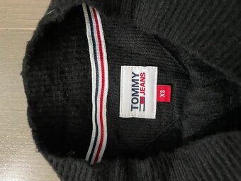 Tommy Jeans čierny rebrovaný sveter XS - 2