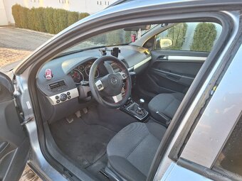 Opel Astra H - 2