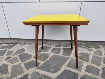 Stolík pod televíziu otočný - 2