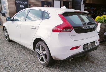 Volvo V40 D3 2,0 110kw - Náhradní díly - 2