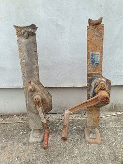 Hrebenovy zdvihák - 2