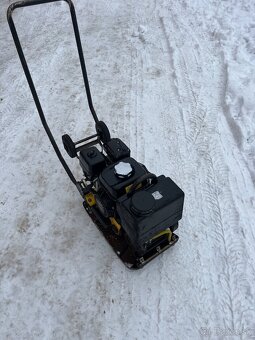 Vybračná doska Bomag BP 10/35  Honda - 2