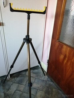 Trojnožka , stojan pod prúd - 2