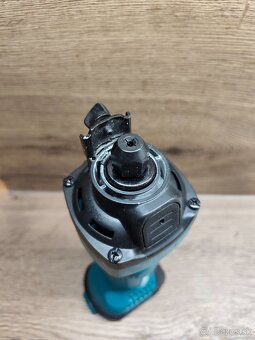 fréza makita dco 180 - 2