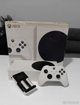 Xbox Series S + nabíjačka a nabíjateľné batérie - 2