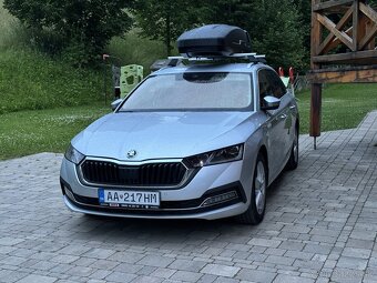 Škoda Octavie 1,5 TSI 110kw r.v.2022 auto stale v záruke - 2