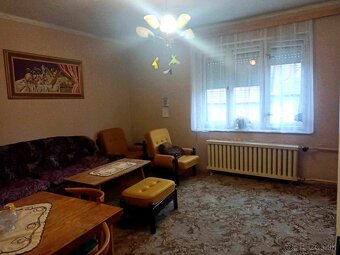 Predaj, rodinný dom s veľkým pozemkom vhodný na podnikanie - 2