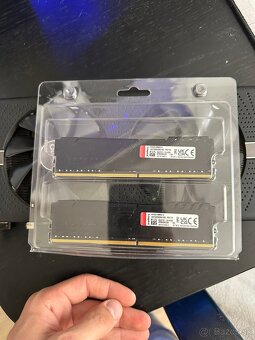 Rám 8gb ddr4 4 kusy - 2