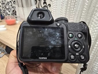Fujifilm finepix S2000HD 40e - 2