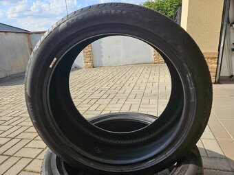 Pirelli Powergy 255/40 R20 101Y - 2