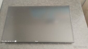 Monitor na stenu - 2