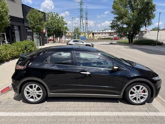 Honda Civic 8.g – 1.8 i-VTEC, 103 kW, 7-stupňový manuál - 2