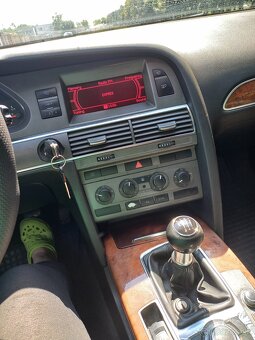 Predam Audi A6 4F - 2